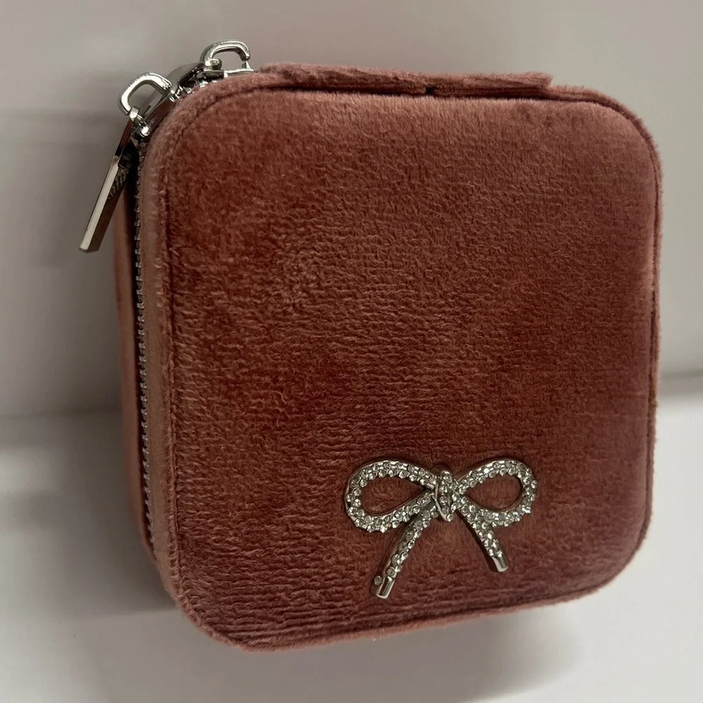 Dusty Rose Velvet Travel Zip Around Jewelry Case 3.75” x 3.75 x 2”